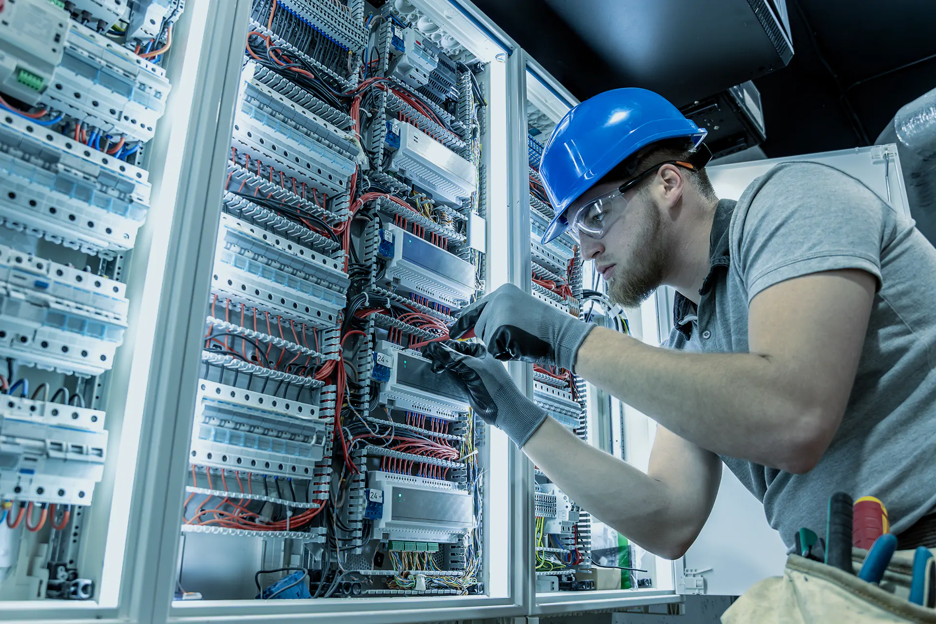 Auszubildende zum Elektroniker für Betriebstechnik